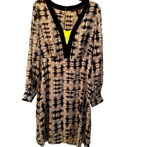 BCBG Dress peek-a-boo dress 🖤💚🤍